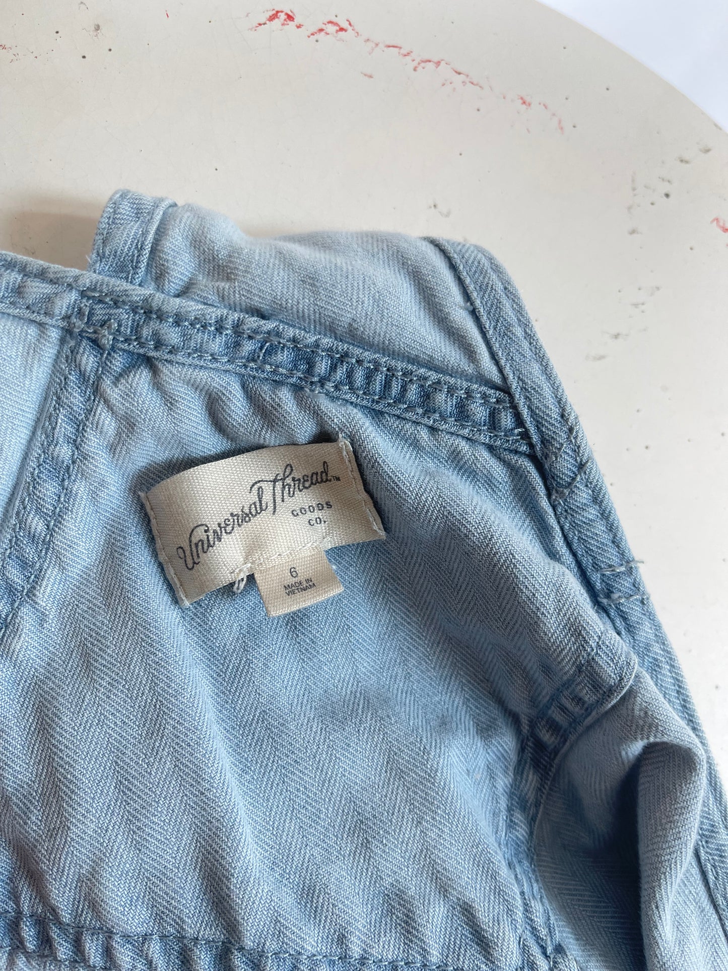 Universal Thread Denim Overalls - Light Wash Size 6