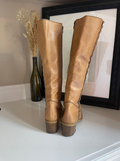 Vintage Tall Tan Leather Boots - Size 7.5