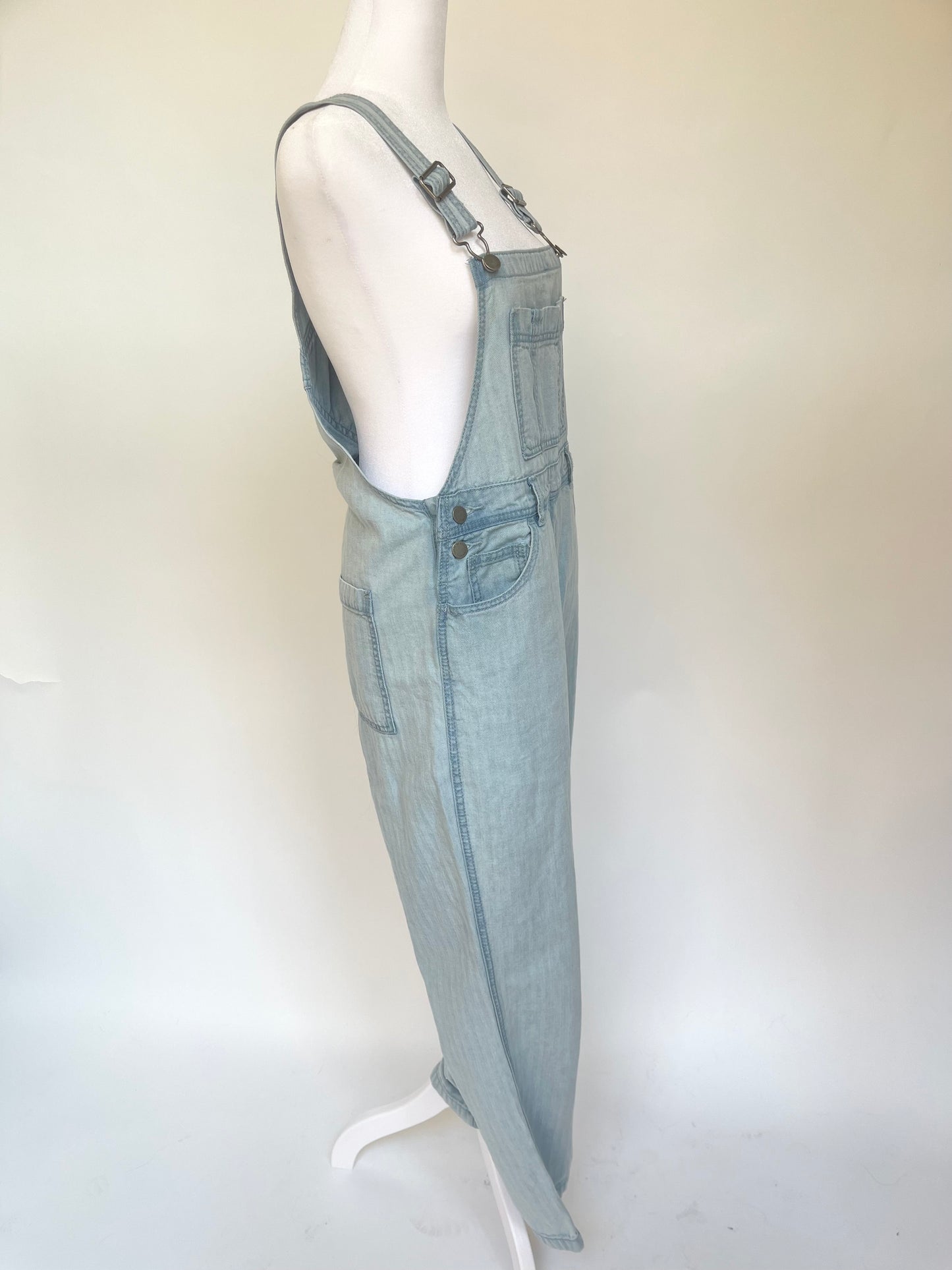 Universal Thread Denim Overalls - Light Wash Size 6