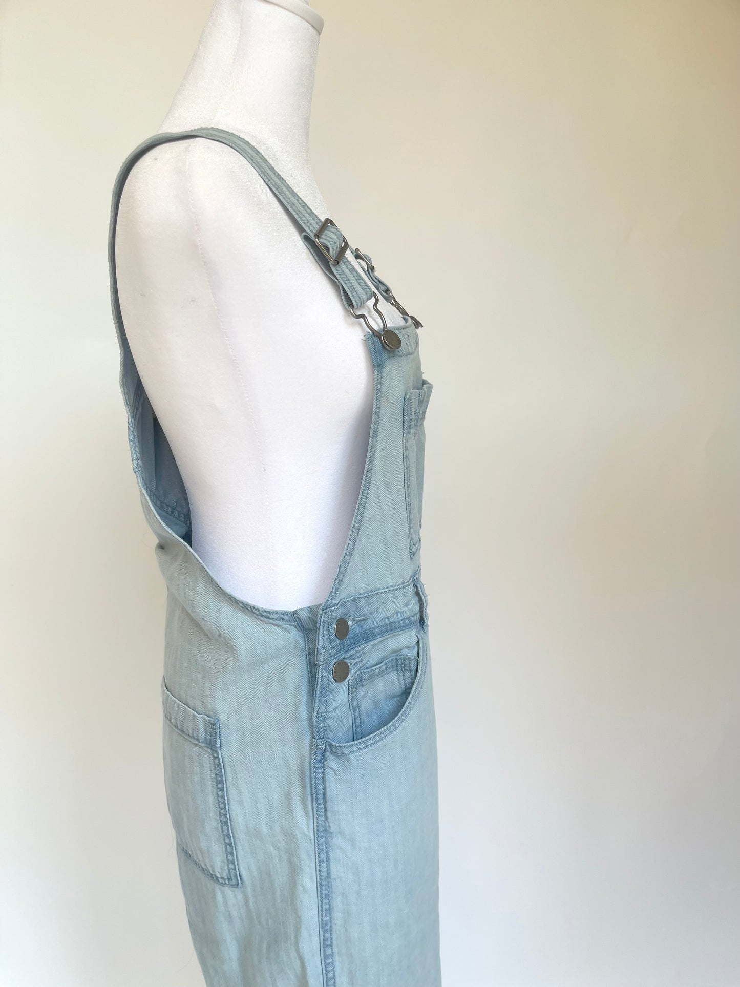 Universal Thread Denim Overalls - Light Wash Size 6