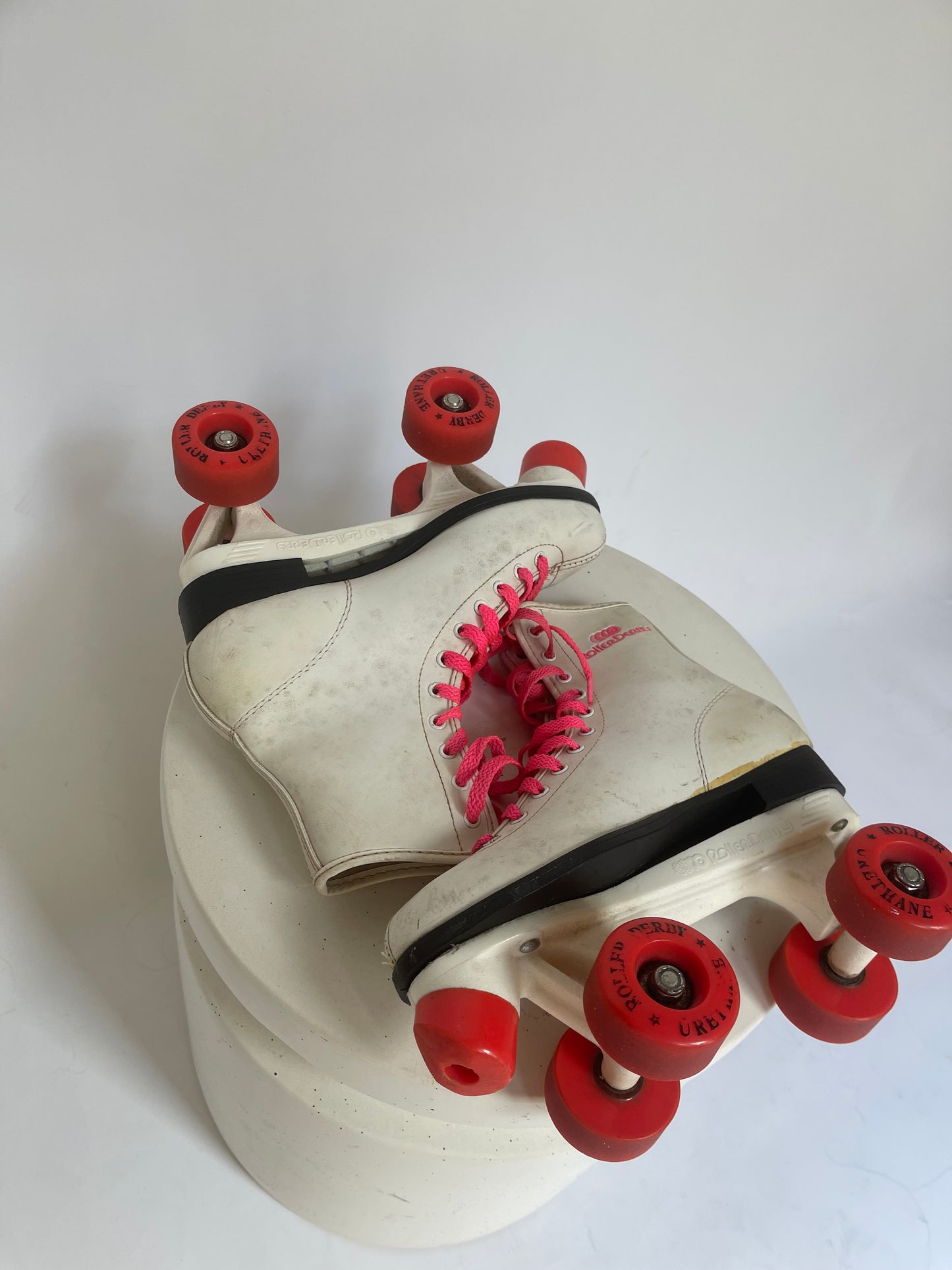 Vintage RollerDerby Pink and White Rollerskates - Size 7